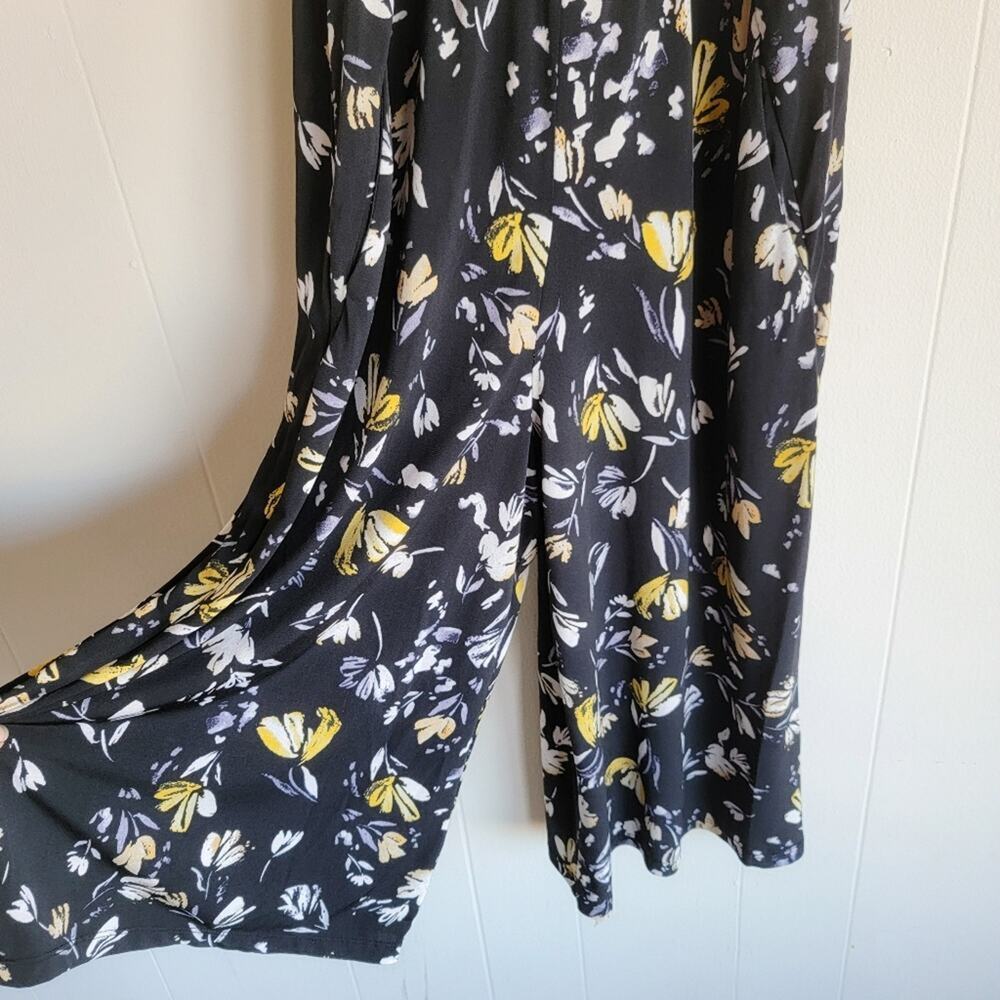 London Times Floral Print Sleeveless Crop Jumpsuit - Picture 2 of 5